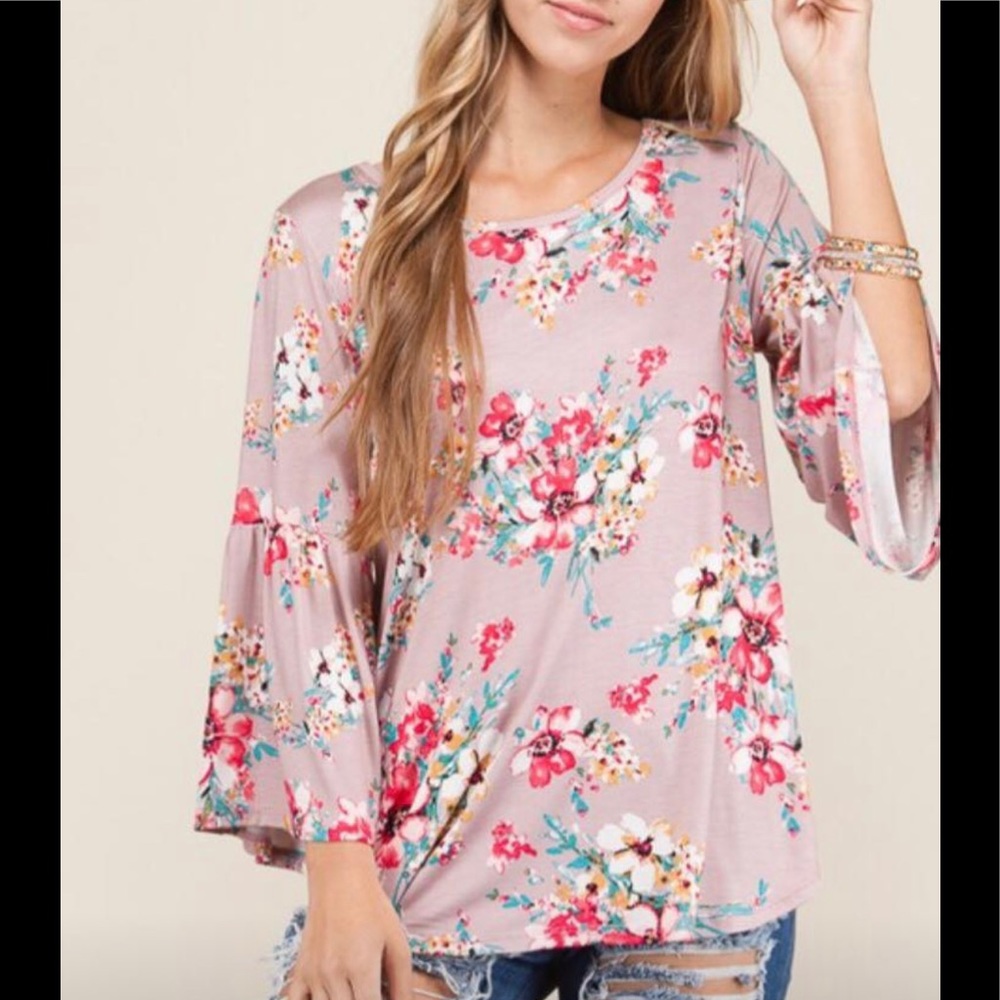 ***Crepas Blouse, Rose Floral, Bell Sleeves Sz Med
